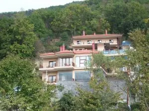 雅典娜酒店 - 帕雷斯阿吉萨那