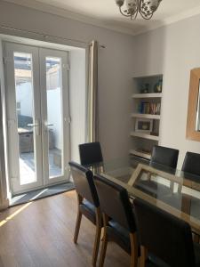 Perfect base for 8, pets allowed