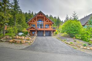 Pool Access: Cle Elum Mtn-View Cabin w Game Room