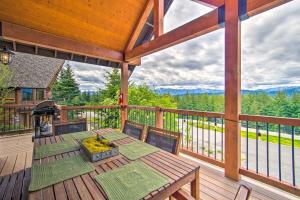 Pool Access: Cle Elum Mtn-View Cabin w Game Room