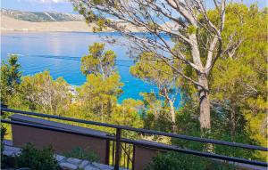 Lovely Apartment In Jadranovo With Wifi