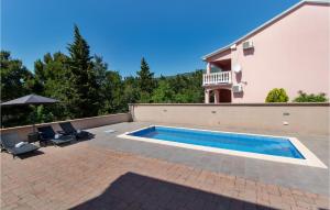 Lovely Apartment In Jadranovo With Wifi