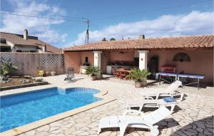 Maisons de vacances Nice Home In Valreas With 4 Bedrooms, Wifi And Outdoor Swimming Pool : photos des chambres