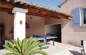 Maisons de vacances Nice Home In Valreas With 4 Bedrooms, Wifi And Outdoor Swimming Pool : photos des chambres