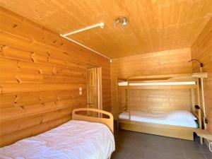 Chalets Chalet La Joue du Loup, 6 pieces, 13 personnes - FR-1-504-31 : photos des chambres