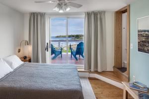 Queen Room with Ocean View room in The Craignair Inn & Causeway Restaurant
