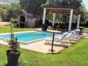 Villa Marie with pool, two bedrooms for 4+2kids - Umljanović