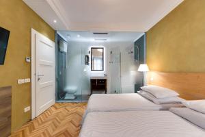 Marta Studios & Rooms 