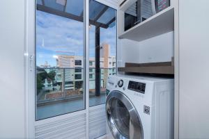 Boulevard 306B - Excelente cobertura em condomÃnio de luxo no centro de Bombinhas - Piscina - Jacuzzi - Academia - Portaria 24h - (Consultar serviços de roupa de cama e banho)