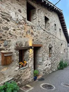 Casa Tapiolas Rectoría - Vehinat de Freixanet