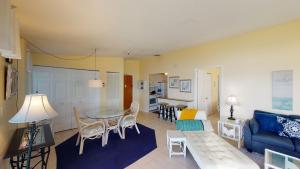 Beach Front 1B1B Balcony 2 Beds - Surf Song #349