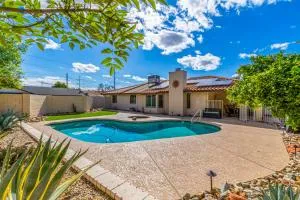 Cozy Phoenix Home Heated Pool & Spa with King Beds - Mountaingate