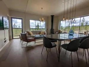 Poolorama Lodge - with magnificent mountain view