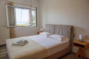 Almyros Aktis seaview apartment