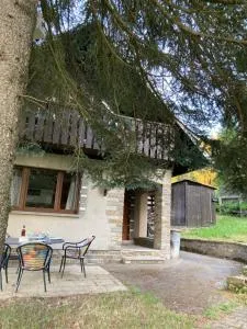 Kleines Haus am Waldrand, Haustiere auf Nachfrage - Podlesí