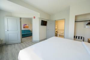 King Studio Suite - Non-Smoking room in Hawthorn Suites by Wyndham Panama City Beach FL