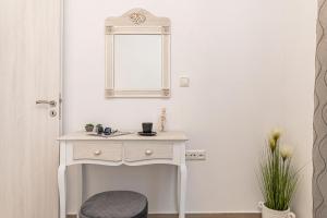 Elma Kastraki with Pool