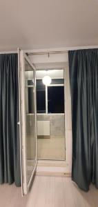 Golden Apartment - Militari Residence Bucharest