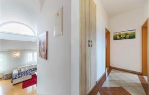 Beautiful Apartment In Pula With Wifi And 2 Bedrooms