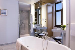 Hotels Hotel Royal : photos des chambres