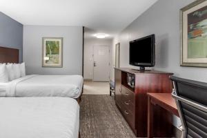 Queen Room with Two Queen Beds - Non-Smoking room in Best Western Plus Orange County
