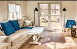 Beautiful Home In Löderup With Kitchen