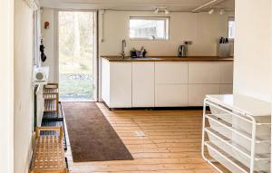 Beautiful Home In Löderup With Kitchen