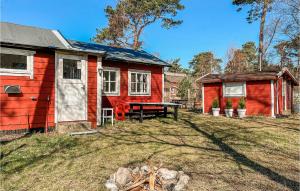 Beautiful Home In Löderup With Kitchen