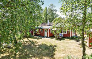 Beautiful Home In Löderup With Kitchen
