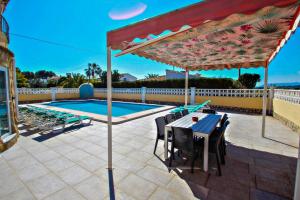 Samina - holiday home with stunning views and private pool in Benissa