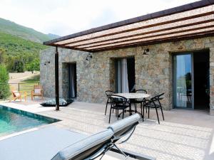 Villas Modern villa with private pool in Corsica : photos des chambres