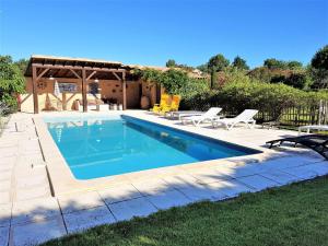 Villas Modern Villa in Saint-Pierre-de-Vassols with Private Pool : photos des chambres