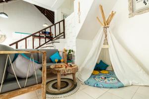 Spacious and Quiet 2 Bd Villa with Pool and Projector