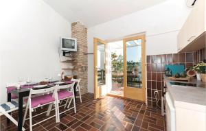 Cozy Home In Sibenik With Kitchen