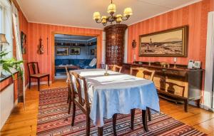 3 Bedroom Gorgeous Home In Älvsered