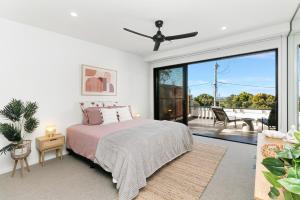 Grandview Villa Kingscliff - Oceanview Tri-level Villa by uHoliday