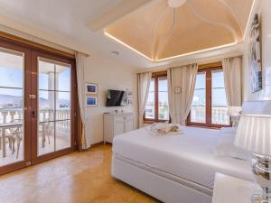 LUXURY VILLA NAUTILUS Heated pool