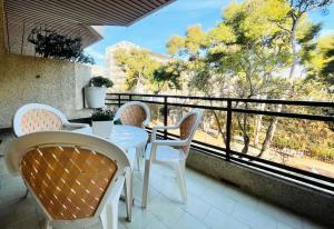 Estudio familiar con piscina en Playa Levante