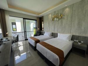 One Bedroom with Pool View