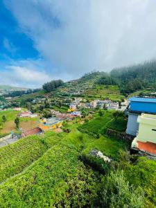 Sunset Valley Holiday Inn