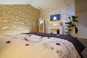 Maisons de vacances Les Charmes du Lac Gite Romantique avec jacuzzi privatif : photos des chambres