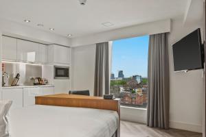 Smart Studio room in Roomzzz London Stratford