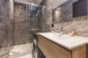 Appartements Residence Topaze - Central - Luxurious - 50m Croisette Palais - LRA CANNES : photos des chambres