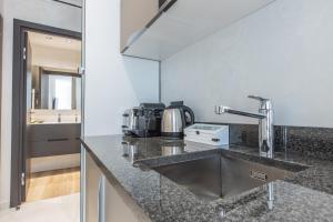 Appartements Residence Topaze - Central - Luxurious - 50m Croisette Palais - LRA CANNES : photos des chambres