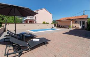 Cozy Apartment In Jadranovo With Wifi