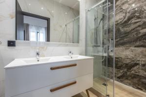 Appartements Residence Topaze - Central - Luxurious - 50m Croisette Palais - LRA CANNES : photos des chambres