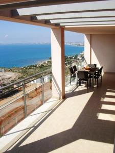 LUJOSO ATICO-DUPLEX FRENTE AL MAR