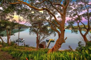 Phegans Bay Waterfront Retreat