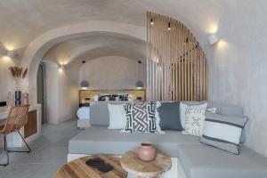 The Exotic Cave Suite