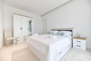 "Babe" Beachfront Residence